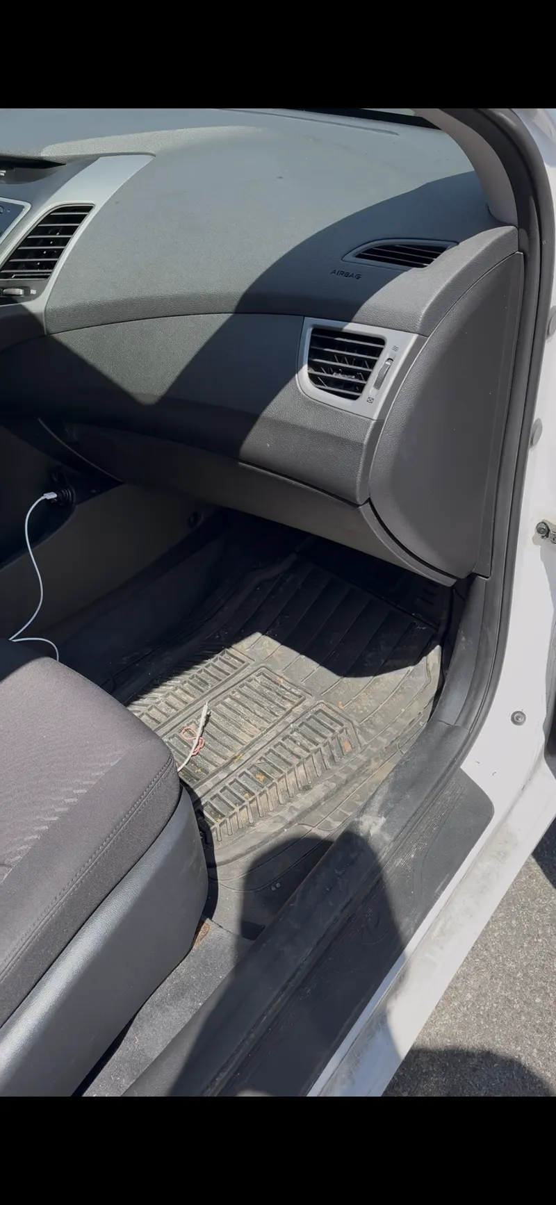 Before — Hyundai Elantra interior